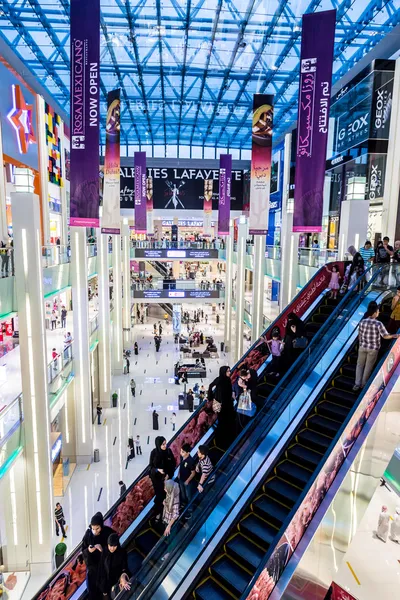Dubai Alışveriş Merkezi - Dünya'nın en büyük alışveriş merkezi iç görünümü — Stok fotoğraf