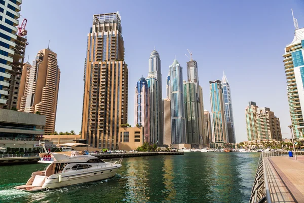 Dubai Marina paisagem urbana, Emirados Árabes Unidos — Fotografia de Stock
