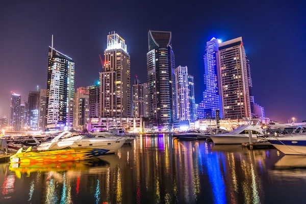 Dubai Marina paisagem urbana, Emirados Árabes Unidos — Fotografia de Stock