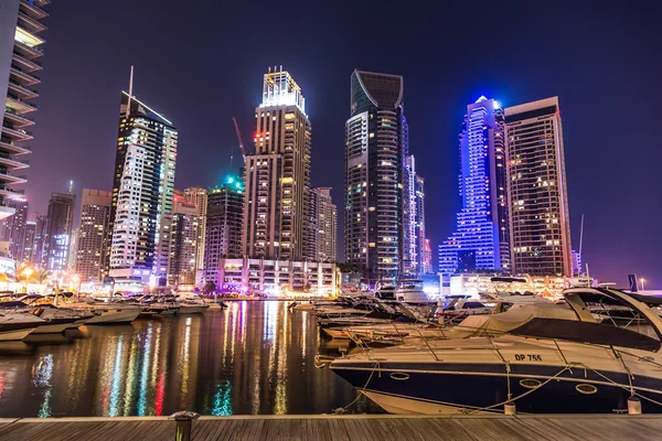 Dubai Marina paisagem urbana, Emirados Árabes Unidos — Fotografia de Stock