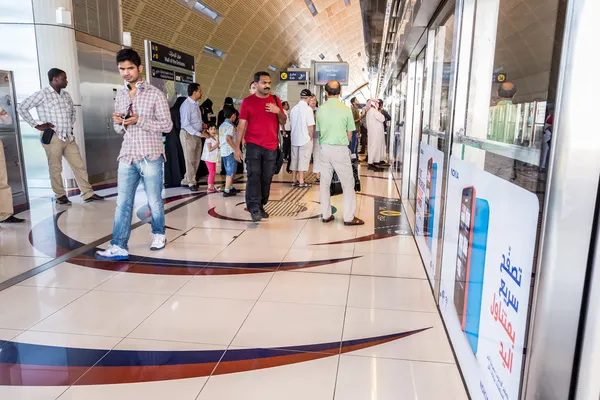 Dubai Metro Terminal in Dubai, United Arab Emirates. — Stock Photo, Image