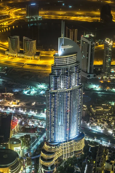 Adresse Hôtel la nuit dans le centre-ville de Dubaï — Photo