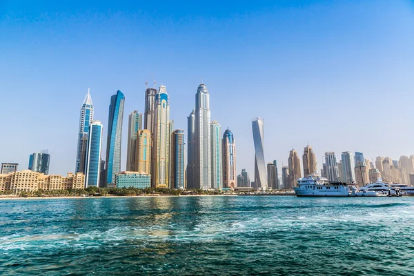 Dubai Marina paisaje urbano, Emiratos Árabes Unidos — Foto de Stock