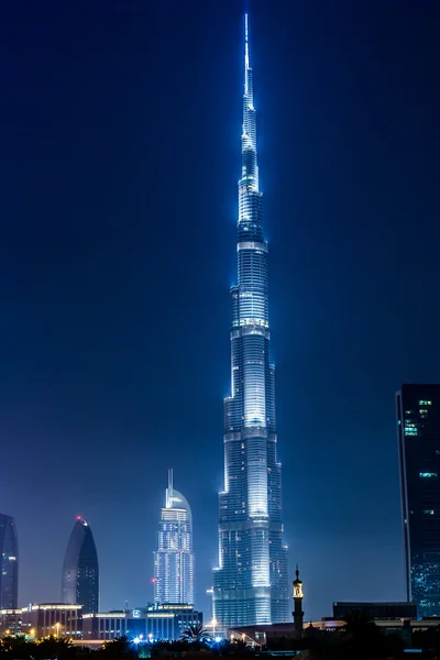 Dubai panorama und burj khalifa ist derzeit das höchste gebäude — Stockfoto