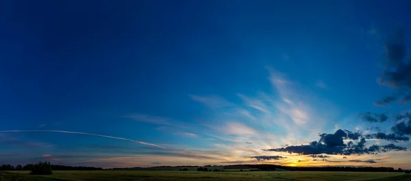 Campo de trigo al atardecer —  Fotos de Stock