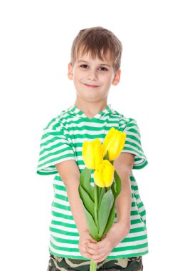 genç çocuk holding laleler