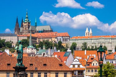 Prag 'daki Charles Köprüsü