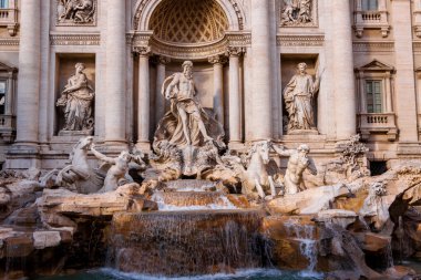 Trevi Çeşmesi
