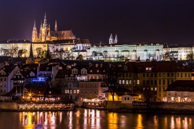 Prag charles Köprüsü ile Gotik Kalesi