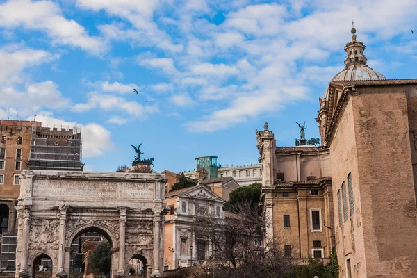 Ruínas romanas em Roma. — Fotografia de Stock