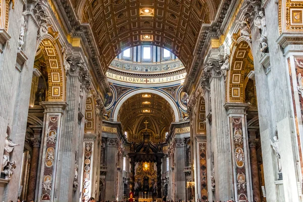 Indoor St. Peter's Basilica — Stock Photo, Image