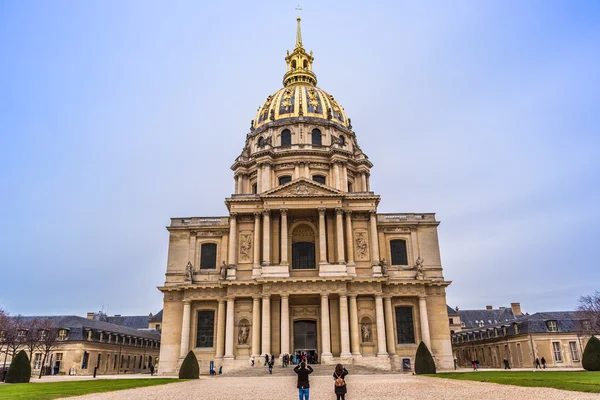 Церква Сен-Луї будинок інвалідів в Парижі. — стокове фото