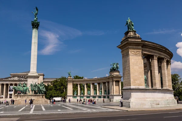 Heroes square in Budapest — Stock Photo, Image