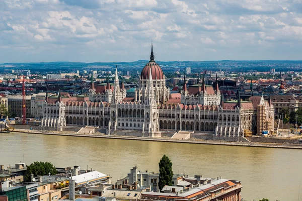 Opbygning af Parlamentet i Budapest - Stock-foto