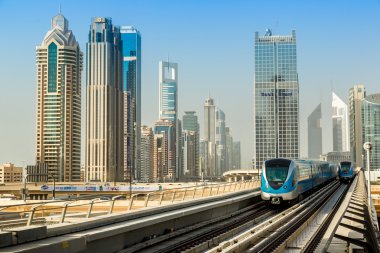 dubai metro demiryolu