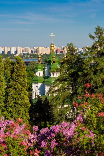 Vista del monasterio Vydubitsky — Foto de Stock