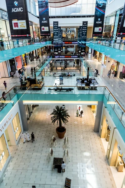 Widok wnętrza centrum handlowego dubai mall — Zdjęcie stockowe