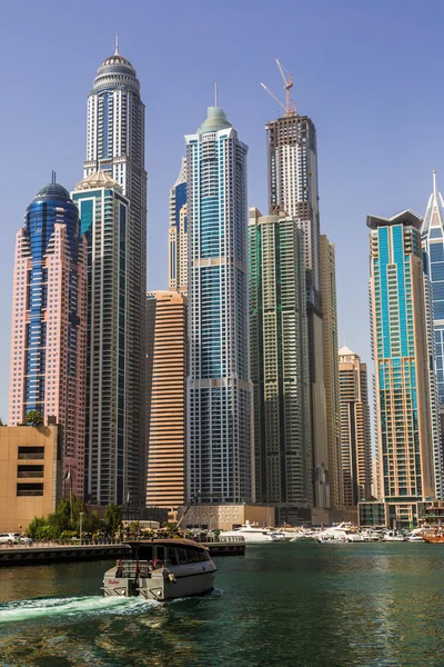 Dubai Marina paisaje urbano, Emiratos Árabes Unidos — Foto de Stock