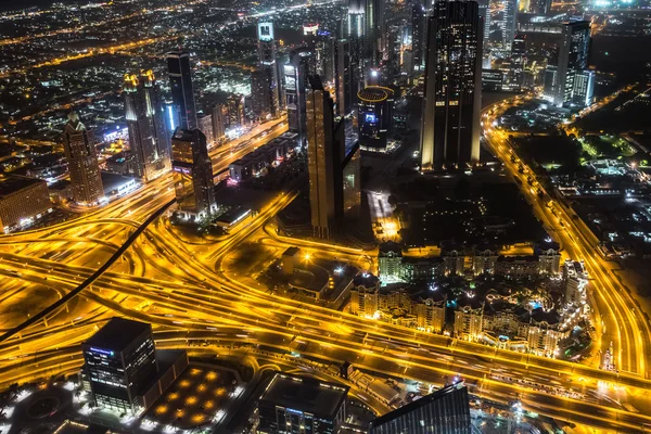 Dubai centrum nachtbeeld — Stockfoto