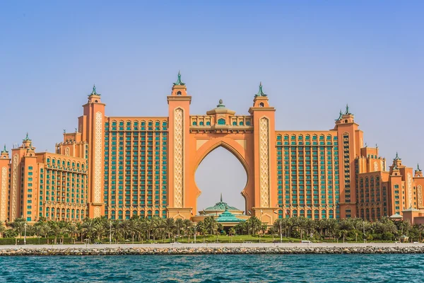 Palm Hotel in Dubai — Stock Photo, Image