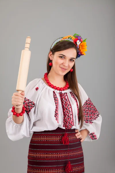 Mulher usa vestido nacional ucraniano — Fotografia de Stock