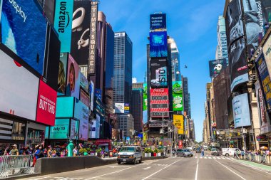 NEW YORK CITY, ABD - 15 Mart 2020: Times Square, ABD 'nin New York şehrinin bir sembolüdür