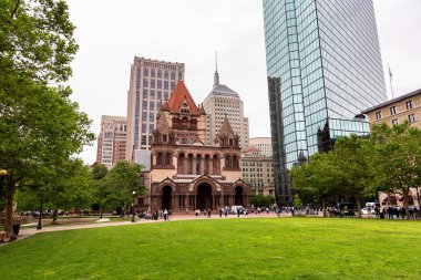 BOSTON, ABD - 29 Mart 2020: Boston, Massachusetts, ABD 'deki Copley Square Trinity Kilisesi