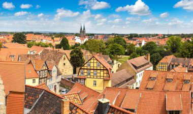 Panoramik hava görünümünde Quedlinburg bir güzel yaz günü, Almanya