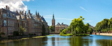 Binnenhof palace, Lahey'deki Hollanda Parlamentosu'nda bir güzel yaz günü, Hollanda