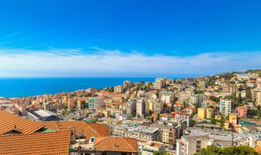 San Remo panoramik havadan görünümü içinde bir güzel yaz gün, İtalya