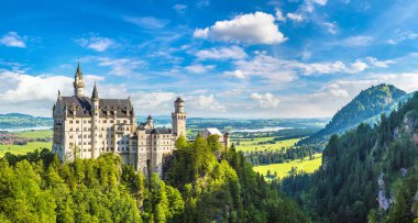 Neuschwanstein Şatosu Fussen, Bavyera, Almanya bir güzel yaz gün