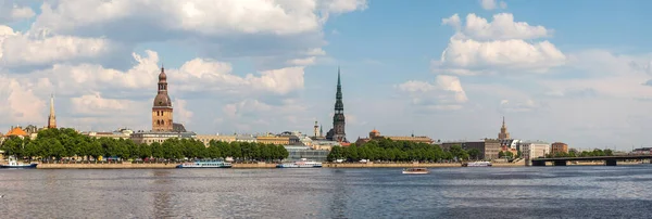 Panoramic Zobacz Stare Miasto Rydze Piękny Letni Dzień Łotwa — Zdjęcie stockowe