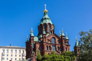 Helsinki 'deki Uspenski Ortodoks Katedrali güzel bir yaz günü, Finlandiya