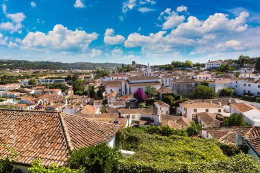 Şehrin Ortaçağ Obidos bir güzel yaz günü, Portekiz Hava panoramik