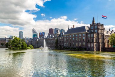 Binnenhof palace, Lahey'deki Hollanda Parlamentosu'nda bir güzel yaz günü, Hollanda
