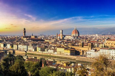 İtalya, Floransa 'da bir yaz günü katedralin panoramik manzarası