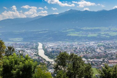 Bir güzel yaz günü, Avusturya Innsbruck panoramik havadan görünümü