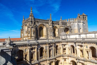 Ortaçağ Templar kalede tomar bir güzel yaz günü, Portekiz