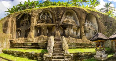 Endonezya, Bali 'deki Pura Gunung Kawi Tapınağı' nın panoraması güneşli bir günde