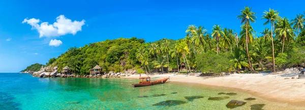 Panorama Della Bellissima Spiaggia Tropicale Durante Giornata Estiva — Foto Stock