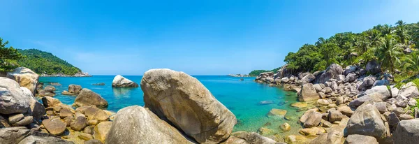Tayland 'ın Koh Tao adasındaki güzel Ao Hin Wong plajı.