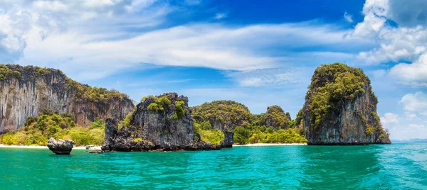 Πανόραμα Της Τροπικής Παραλίας Στο Νησί Koh Hong Στο Κράμπι — Φωτογραφία Αρχείου