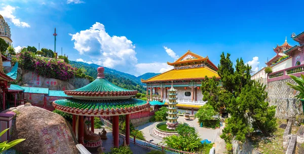 Georgetown, Penang Adası, Malezya 'daki Kek Lok Si Tapınağı Panoraması