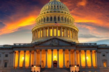 ABD Kongre Binası gece yarısı Washington DC, ABD 'de.