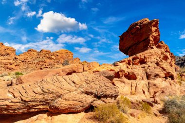 Ateş Vadisi Parkı güneşli bir günde, Nevada, ABD