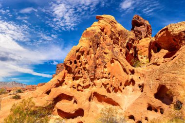 Ateş Vadisi Parkı güneşli bir günde, Nevada, ABD