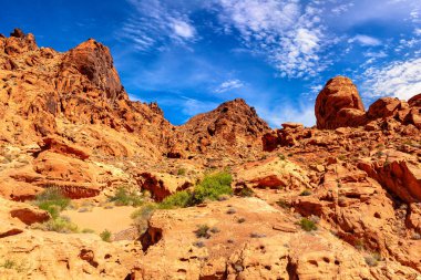 Ateş Vadisi Parkı güneşli bir günde, Nevada, ABD