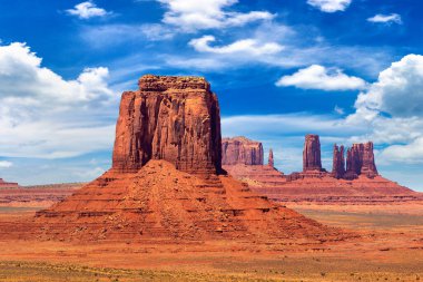 Güneşli bir günde Anıt Vadisi, Arizona, ABD