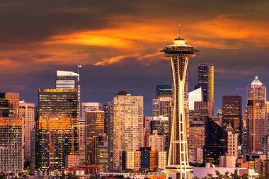 Seattle 'ın gece panoramik manzarası, Washington, ABD