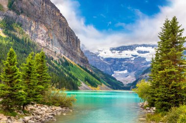 Louise Gölü 'nün panoramik manzarası, Kanada Banff Ulusal Parkı